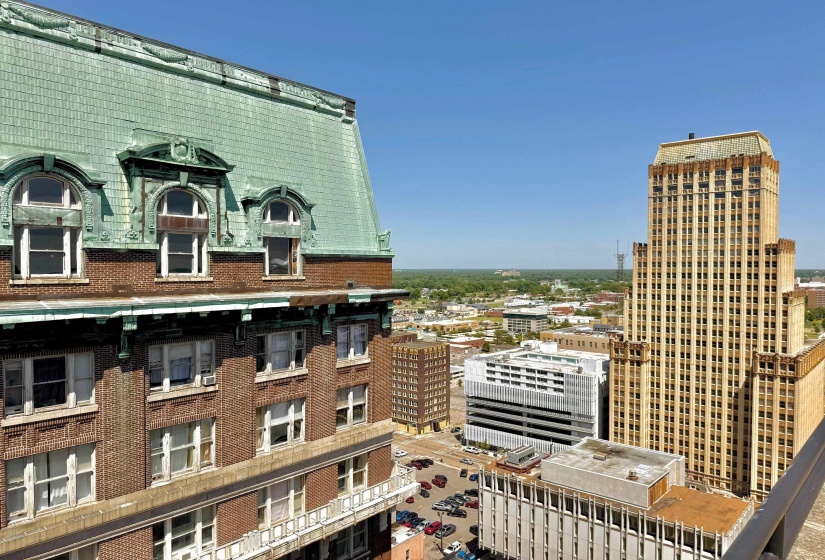 127 MADISON AVE, Memphis, Tennessee 38103, 2 Bedroom Bedrooms, 6 Room Rooms,2 BathroomBathrooms,Residential,For Sale,MADISON,0,10199280