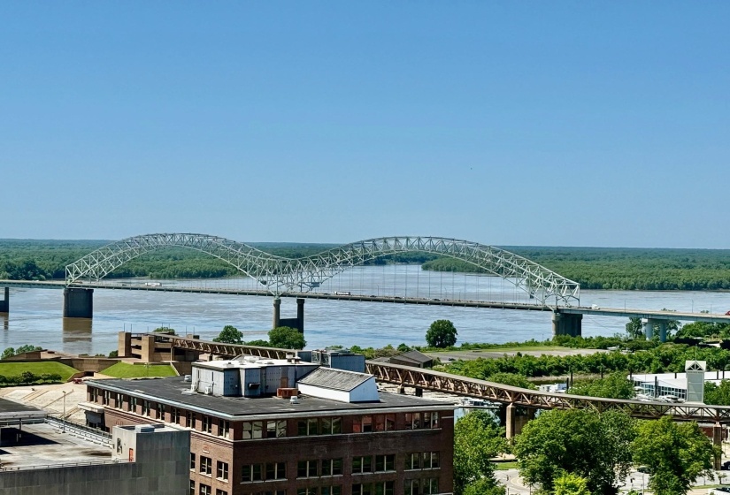 127 MADISON AVE, Memphis, Tennessee 38103, 2 Bedroom Bedrooms, 6 Room Rooms,2 BathroomBathrooms,Residential,For Sale,MADISON,0,10199280