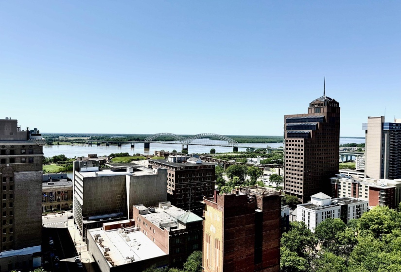 127 MADISON AVE, Memphis, Tennessee 38103, 2 Bedroom Bedrooms, 6 Room Rooms,2 BathroomBathrooms,Residential,For Sale,MADISON,0,10199280