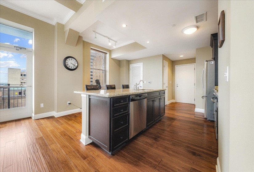 127 MADISON AVE, Memphis, Tennessee 38103, 2 Bedroom Bedrooms, 6 Room Rooms,2 BathroomBathrooms,Residential,For Sale,MADISON,0,10199280