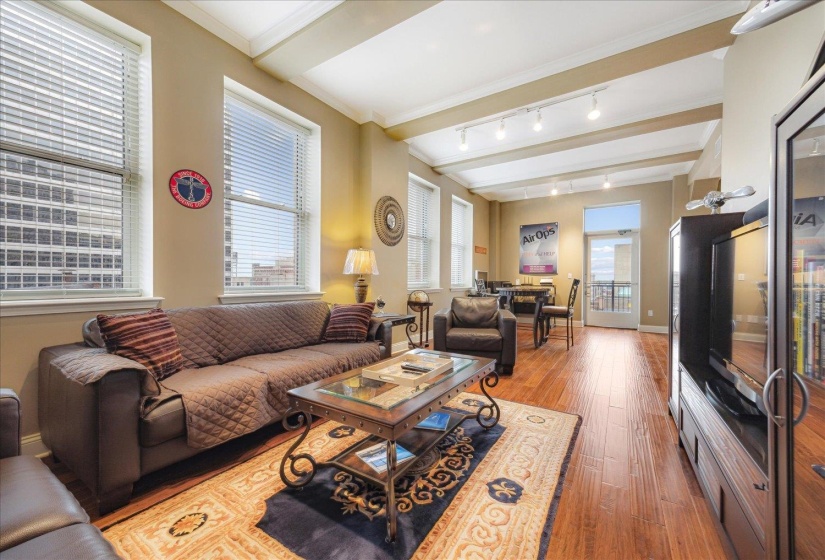 127 MADISON AVE, Memphis, Tennessee 38103, 2 Bedroom Bedrooms, 6 Room Rooms,2 BathroomBathrooms,Residential,For Sale,MADISON,0,10199280