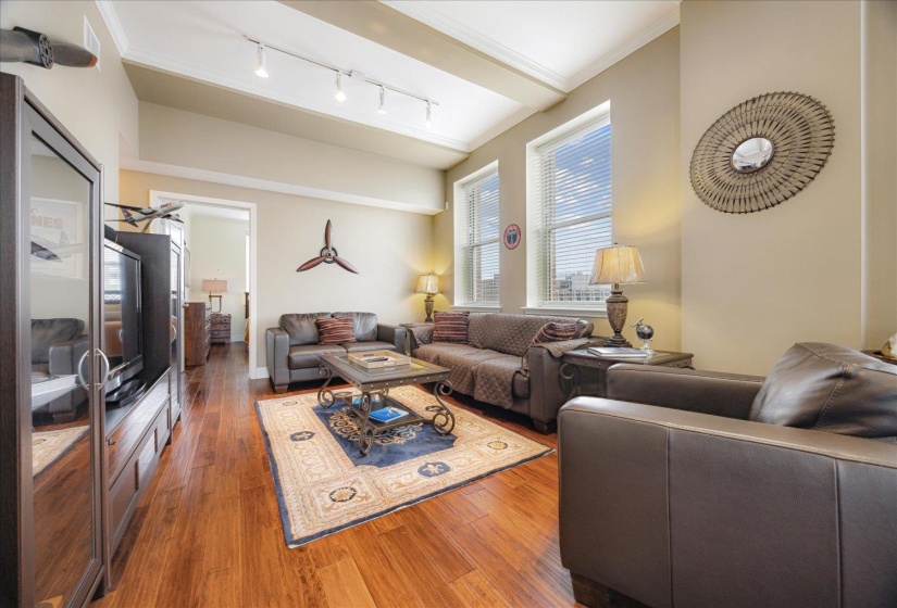 127 MADISON AVE, Memphis, Tennessee 38103, 2 Bedroom Bedrooms, 6 Room Rooms,2 BathroomBathrooms,Residential,For Sale,MADISON,0,10199280