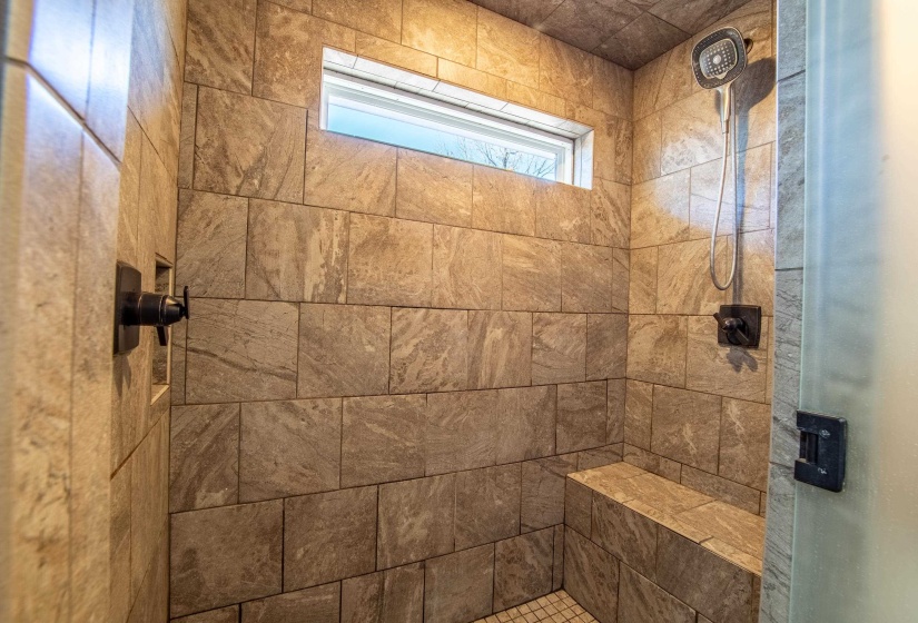 865 SYLVAN DR, Savannah, Tennessee 38372, 5 Bedrooms Bedrooms, 12 Rooms Rooms,2.1 BathroomsBathrooms,Residential,For Sale,SYLVAN,10188737