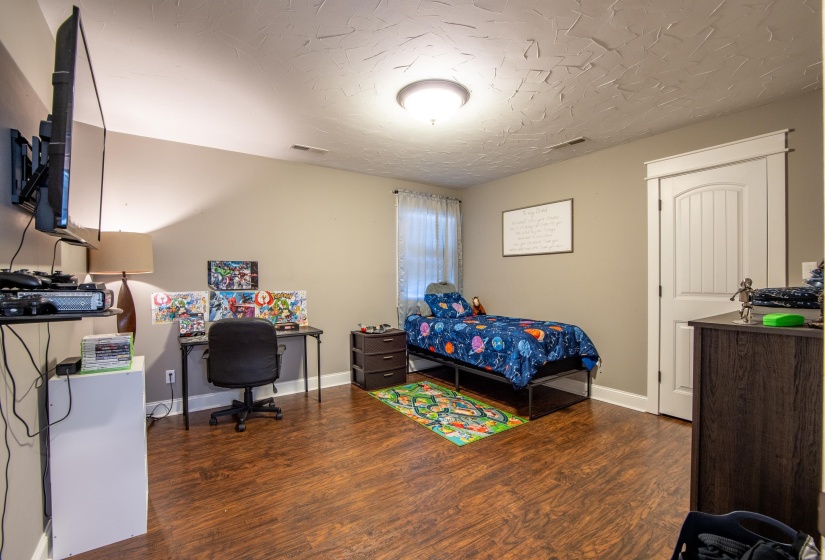 865 SYLVAN DR, Savannah, Tennessee 38372, 5 Bedrooms Bedrooms, 12 Rooms Rooms,2.1 BathroomsBathrooms,Residential,For Sale,SYLVAN,10188737