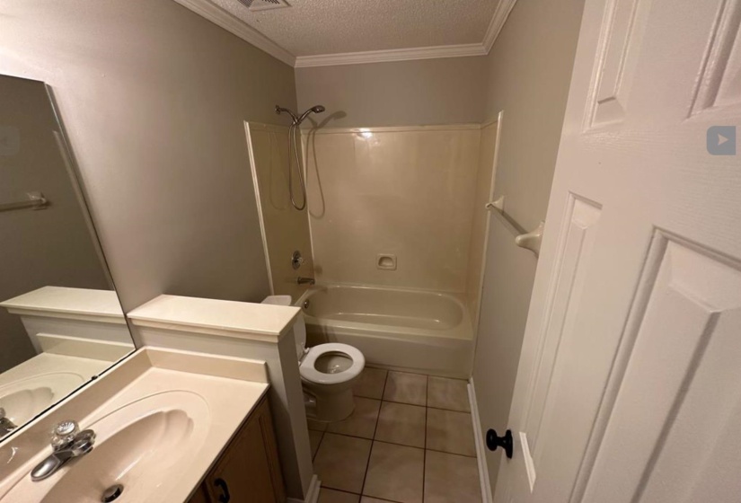 8784 OVERCUP OAKS DR, Memphis, Tennessee 38018, 3 Bedrooms Bedrooms, 6 Rooms Rooms,2 BathroomsBathrooms,Rental Properties,For Sale,OVERCUP OAKS,10200167