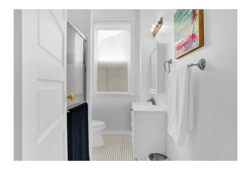 2181 MADISON AVE, Memphis, Tennessee 38104, 4 Bedrooms Bedrooms, 8 Rooms Rooms,2 BathroomsBathrooms,Rental Properties,For Sale,MADISON,10200383