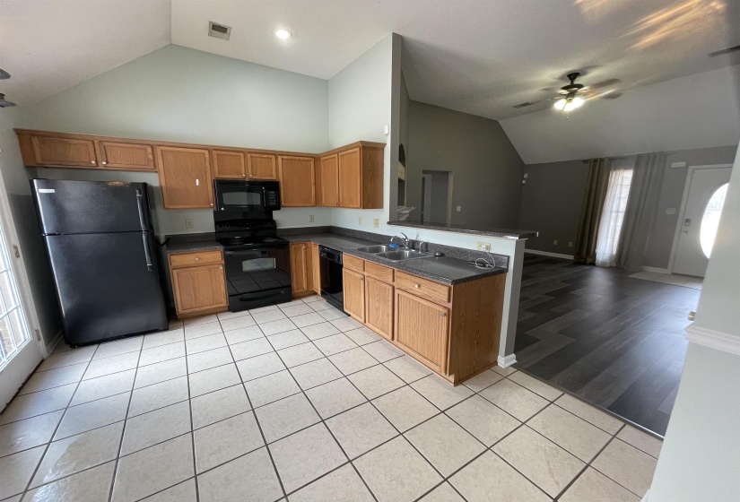 1428 RADLEY COVE CV, Cordova, Tennessee 38016, 3 Bedrooms Bedrooms, 5 Rooms Rooms,2 BathroomsBathrooms,Rental Properties,For Sale,RADLEY COVE,10200394