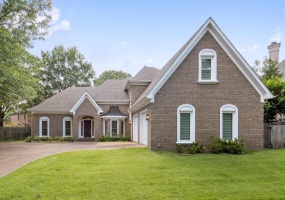 1467 BELL MANOR DR, Germantown, Tennessee 38138, 3 Bedrooms Bedrooms, 10 Rooms Rooms,2.1 BathroomsBathrooms,Residential,For Sale,BELL MANOR,10200398