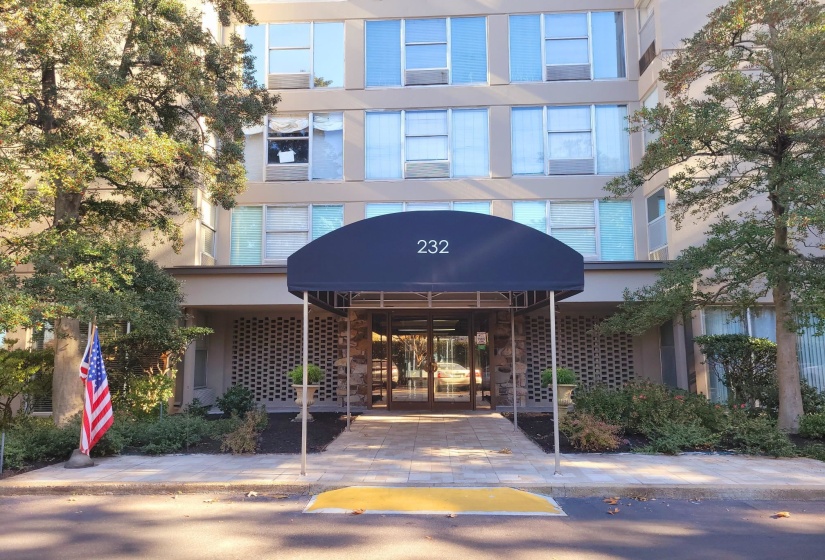 232 HIGHLAND ST, Memphis, Tennessee 38111, 2 Bedrooms Bedrooms, 4 Rooms Rooms,2 BathroomsBathrooms,Residential,For Sale,HIGHLAND,10201187