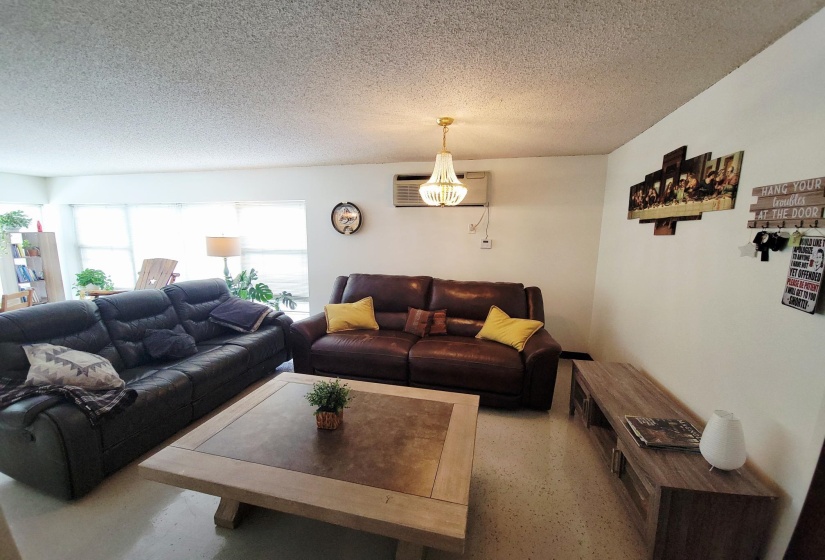 232 HIGHLAND ST, Memphis, Tennessee 38111, 2 Bedrooms Bedrooms, 4 Rooms Rooms,2 BathroomsBathrooms,Residential,For Sale,HIGHLAND,10201187