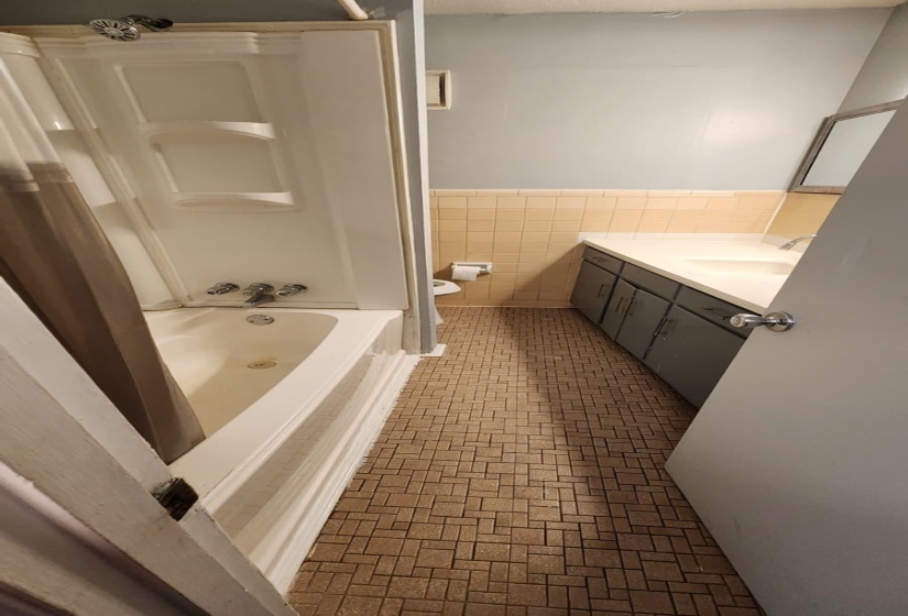 53 BELVEDERE BLVD, Memphis, Tennessee 38104, 2 Bedroom Bedrooms, 4 Room Rooms,1 BathroomBathrooms,Residential,For Sale,BELVEDERE,0,10201463