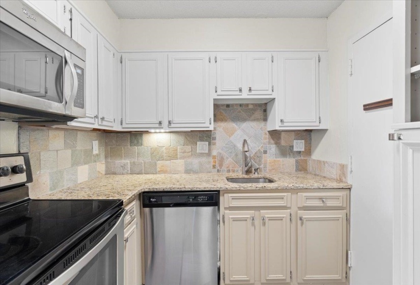 232 HIGHLAND ST, Memphis, Tennessee 38111, 1 Bedroom Bedrooms, 4 Rooms Rooms,1 BathroomBathrooms,Residential,For Sale,HIGHLAND,10201499