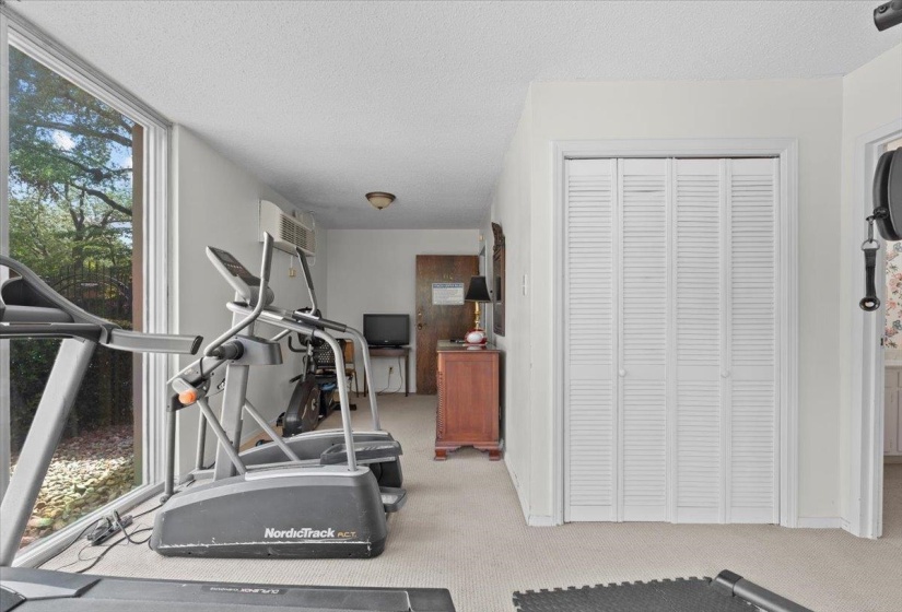 232 HIGHLAND ST, Memphis, Tennessee 38111, 1 Bedroom Bedrooms, 4 Rooms Rooms,1 BathroomBathrooms,Residential,For Sale,HIGHLAND,10201499