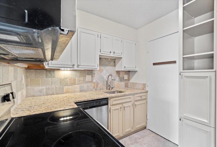 232 HIGHLAND ST, Memphis, Tennessee 38111, 1 Bedroom Bedrooms, 4 Rooms Rooms,1 BathroomBathrooms,Residential,For Sale,HIGHLAND,10201499