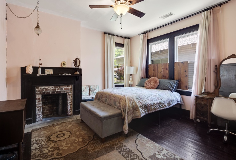 3687 CARNES AVE, Memphis, Tennessee 38111, 2 Bedrooms Bedrooms, 5 Rooms Rooms,1 BathroomBathrooms,Residential,For Sale,CARNES,10195447