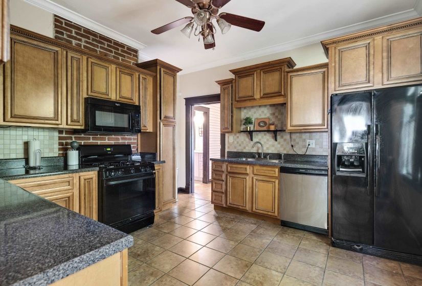 3687 CARNES AVE, Memphis, Tennessee 38111, 2 Bedrooms Bedrooms, 5 Rooms Rooms,1 BathroomBathrooms,Residential,For Sale,CARNES,10195447