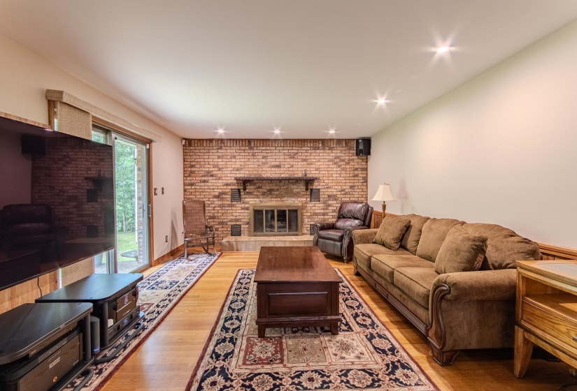 1910 HAMBURG LOOP, Savannah, Tennessee 38372, 3 Bedrooms Bedrooms, 7 Rooms Rooms,2 BathroomsBathrooms,Residential,For Sale,HAMBURG,10202241