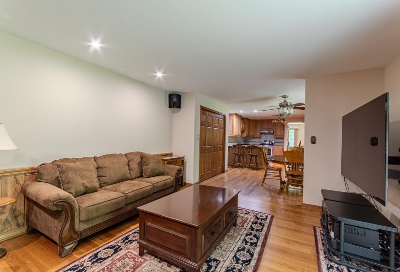 1910 HAMBURG LOOP, Savannah, Tennessee 38372, 3 Bedrooms Bedrooms, 7 Rooms Rooms,2 BathroomsBathrooms,Residential,For Sale,HAMBURG,10202241