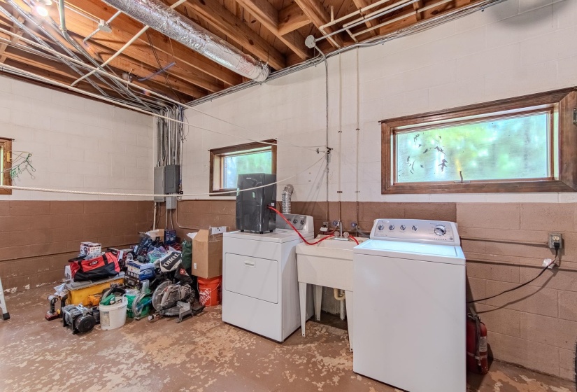 1910 HAMBURG LOOP, Savannah, Tennessee 38372, 3 Bedrooms Bedrooms, 7 Rooms Rooms,2 BathroomsBathrooms,Residential,For Sale,HAMBURG,10202241