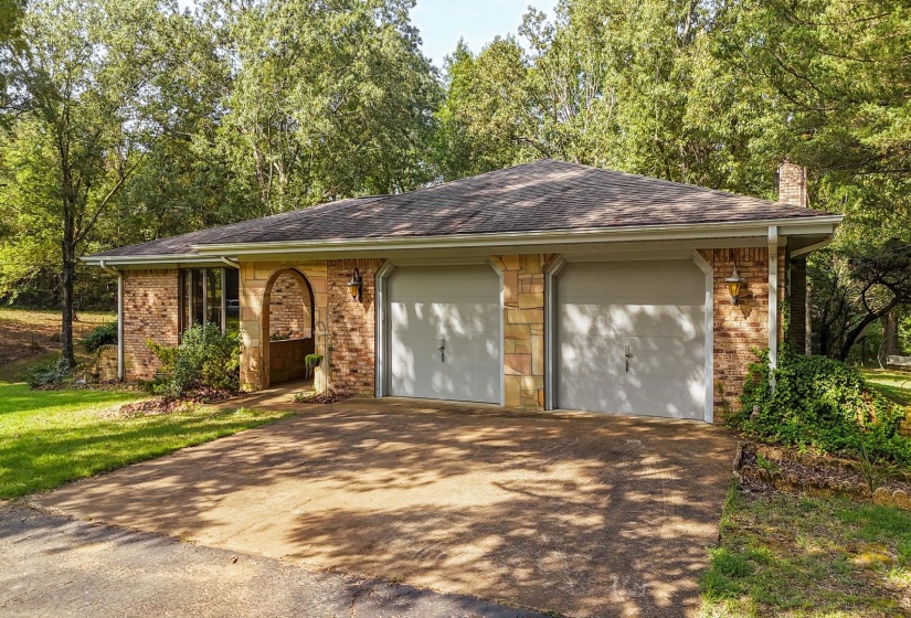 1910 HAMBURG LOOP, Savannah, Tennessee 38372, 3 Bedrooms Bedrooms, 7 Rooms Rooms,2 BathroomsBathrooms,Residential,For Sale,HAMBURG,10202241