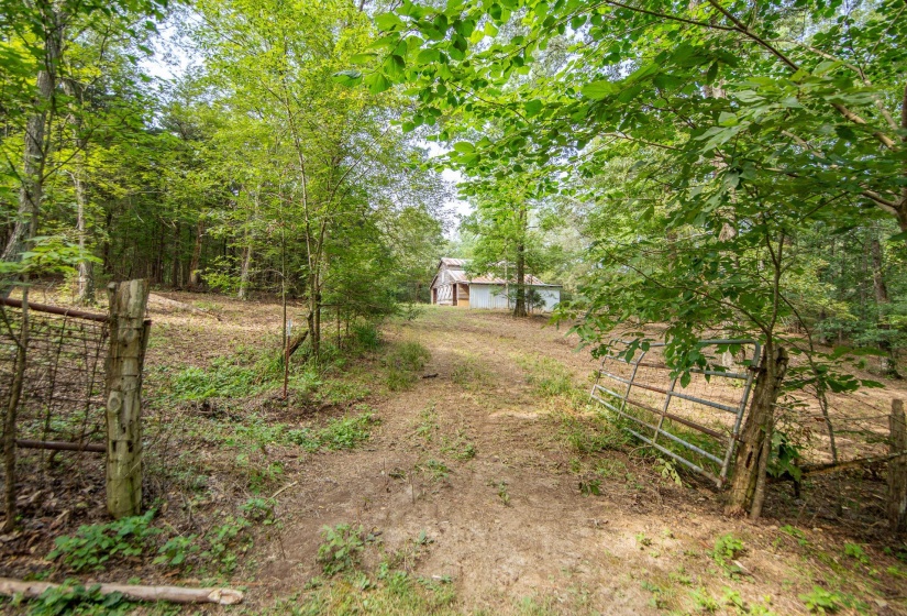 1910 HAMBURG LOOP, Savannah, Tennessee 38372, 3 Bedrooms Bedrooms, 7 Rooms Rooms,2 BathroomsBathrooms,Residential,For Sale,HAMBURG,10202241