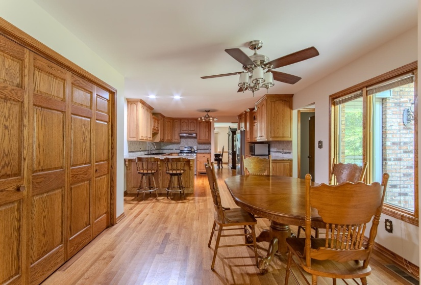 1910 HAMBURG LOOP, Savannah, Tennessee 38372, 3 Bedrooms Bedrooms, 7 Rooms Rooms,2 BathroomsBathrooms,Residential,For Sale,HAMBURG,10202241