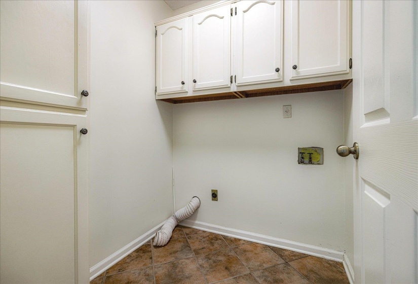6640 LAUREL VALLEY DR, Bartlett, Tennessee 38135, 3 Bedrooms Bedrooms, 8 Rooms Rooms,2 BathroomsBathrooms,Residential,For Sale,LAUREL VALLEY,10202601