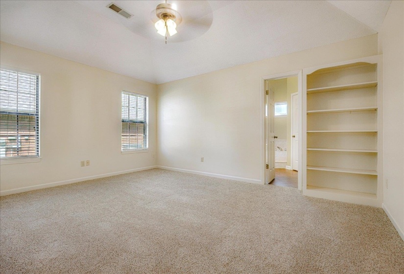 6640 LAUREL VALLEY DR, Bartlett, Tennessee 38135, 3 Bedrooms Bedrooms, 8 Rooms Rooms,2 BathroomsBathrooms,Residential,For Sale,LAUREL VALLEY,10202601