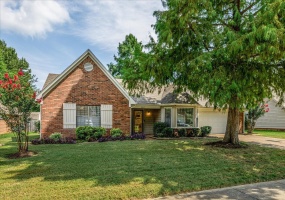 6640 LAUREL VALLEY DR, Bartlett, Tennessee 38135, 3 Bedrooms Bedrooms, 8 Rooms Rooms,2 BathroomsBathrooms,Residential,For Sale,LAUREL VALLEY,10202601