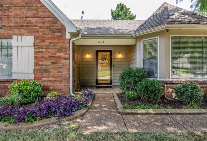 6640 LAUREL VALLEY DR, Bartlett, Tennessee 38135, 3 Bedrooms Bedrooms, 8 Rooms Rooms,2 BathroomsBathrooms,Residential,For Sale,LAUREL VALLEY,10202601
