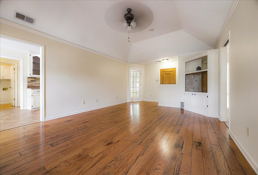 6640 LAUREL VALLEY DR, Bartlett, Tennessee 38135, 3 Bedrooms Bedrooms, 8 Rooms Rooms,2 BathroomsBathrooms,Residential,For Sale,LAUREL VALLEY,10202601