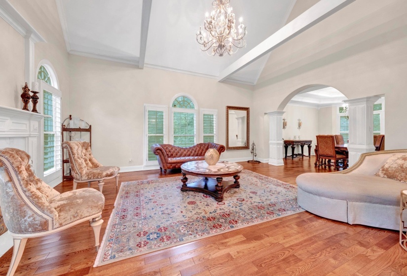 371 CHERRY CIR, Memphis, Tennessee 38117, 4 Bedroom Bedrooms, 11 Room Rooms,3.2 BathroomBathrooms,Residential,For Sale,CHERRY,0,10203134