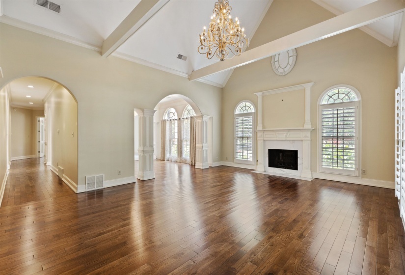 371 CHERRY CIR, Memphis, Tennessee 38117, 4 Bedroom Bedrooms, 11 Room Rooms,3.2 BathroomBathrooms,Residential,For Sale,CHERRY,0,10203134