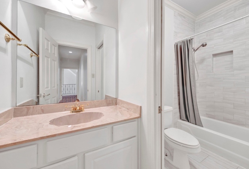 371 CHERRY CIR, Memphis, Tennessee 38117, 4 Bedroom Bedrooms, 11 Room Rooms,3.2 BathroomBathrooms,Residential,For Sale,CHERRY,0,10203134