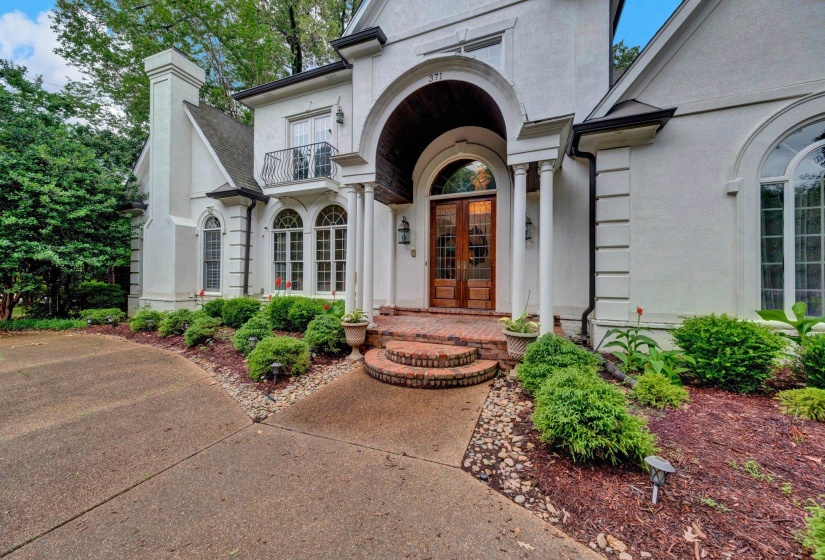 371 CHERRY CIR, Memphis, Tennessee 38117, 4 Bedroom Bedrooms, 11 Room Rooms,3.2 BathroomBathrooms,Residential,For Sale,CHERRY,0,10203134