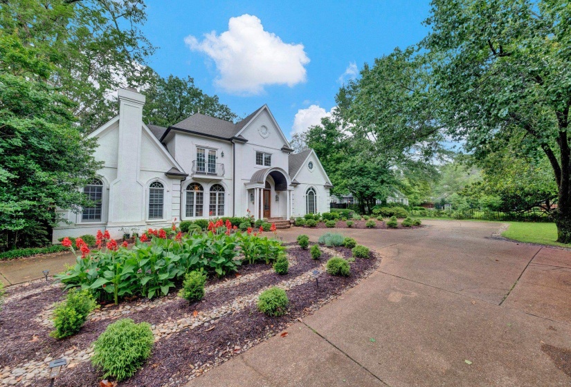 371 CHERRY CIR, Memphis, Tennessee 38117, 4 Bedroom Bedrooms, 11 Room Rooms,3.2 BathroomBathrooms,Residential,For Sale,CHERRY,0,10203134