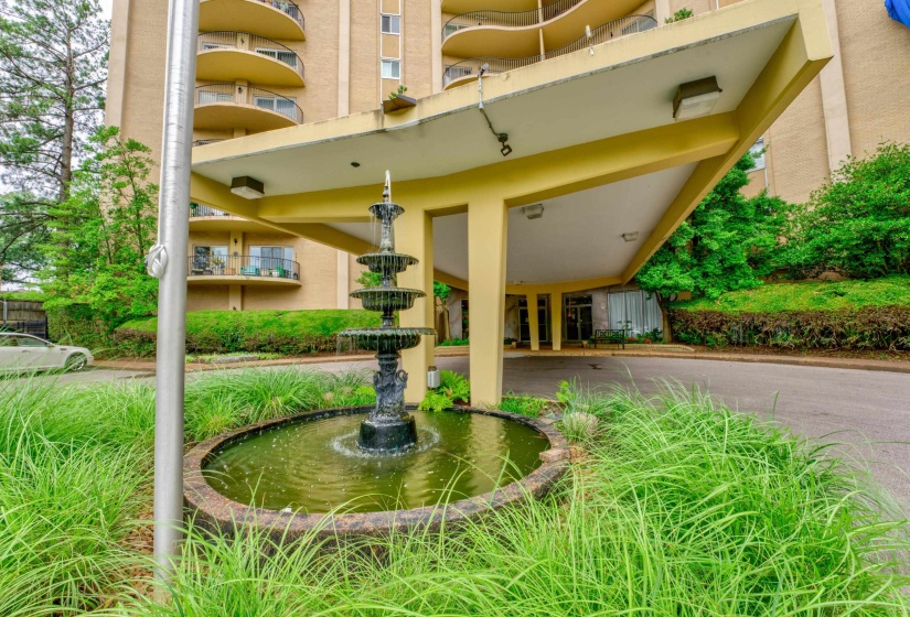 Fairway Towers offers the perfect blend of comfort, convenience, and peace of mind. This secure building features locked entry doors with a 24-hour door person, gated parking, and 24/7 monitored security cameras with separate views of the parking areas.