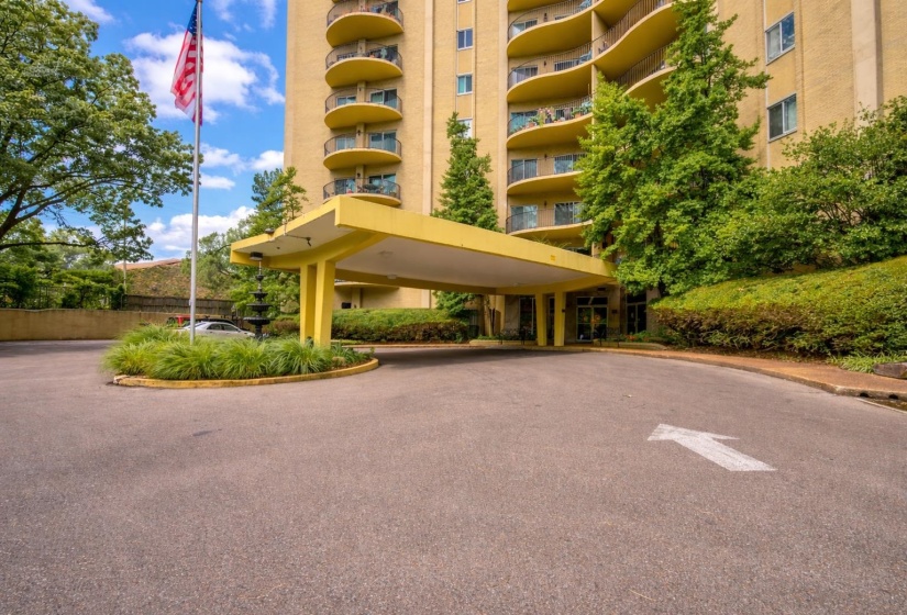 Residents enjoy a wealth of amenities, including a modern workout room, laundry facility, party room with kitchen, two guest apartments, a sparkling pool, and full-time maintenance staff. Additional conveniences such as trash chutes and a mail room.