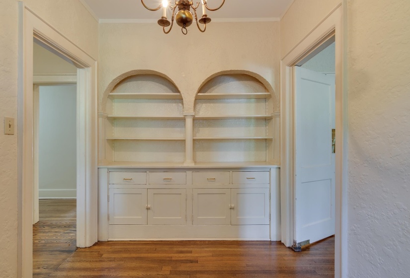 1464 PEABODY AVE, Memphis, Tennessee 38104, 3 Bedrooms Bedrooms, ,2 BathroomsBathrooms,Duplexes,For Sale,PEABODY,10203609