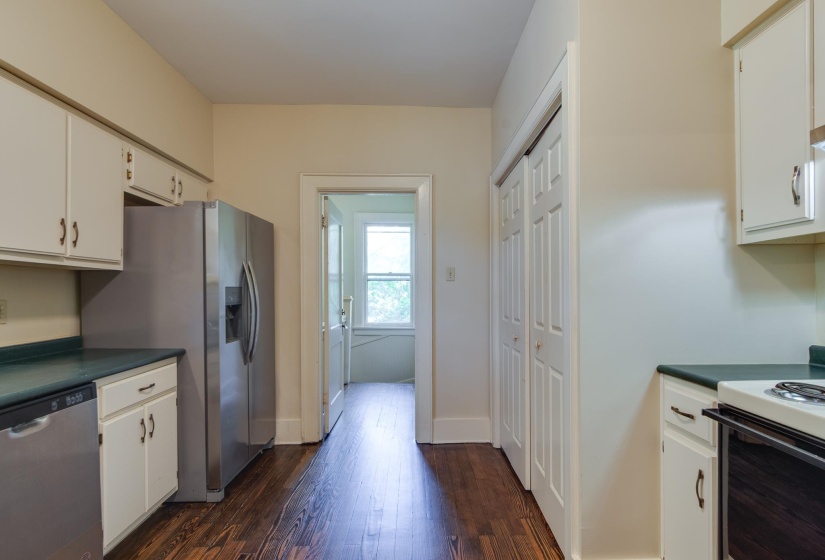 1464 PEABODY AVE, Memphis, Tennessee 38104, 3 Bedrooms Bedrooms, ,2 BathroomsBathrooms,Duplexes,For Sale,PEABODY,10203609