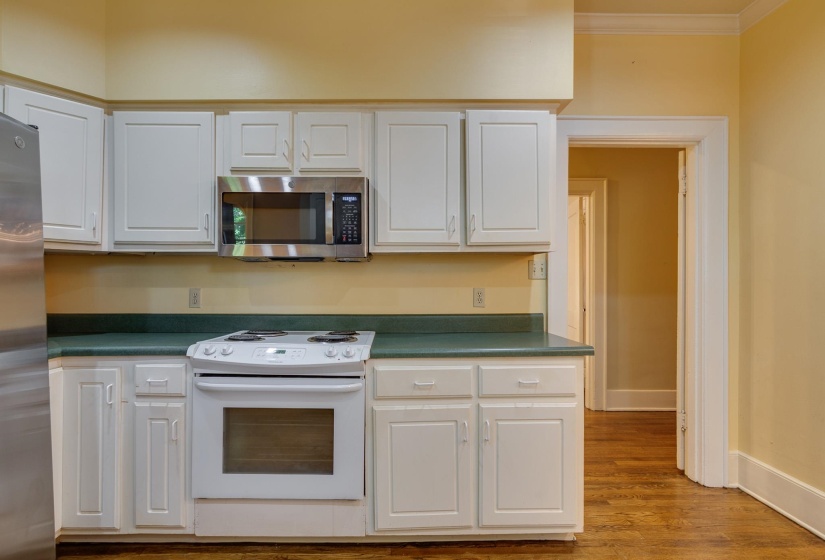1464 PEABODY AVE, Memphis, Tennessee 38104, 3 Bedrooms Bedrooms, ,2 BathroomsBathrooms,Duplexes,For Sale,PEABODY,10203609