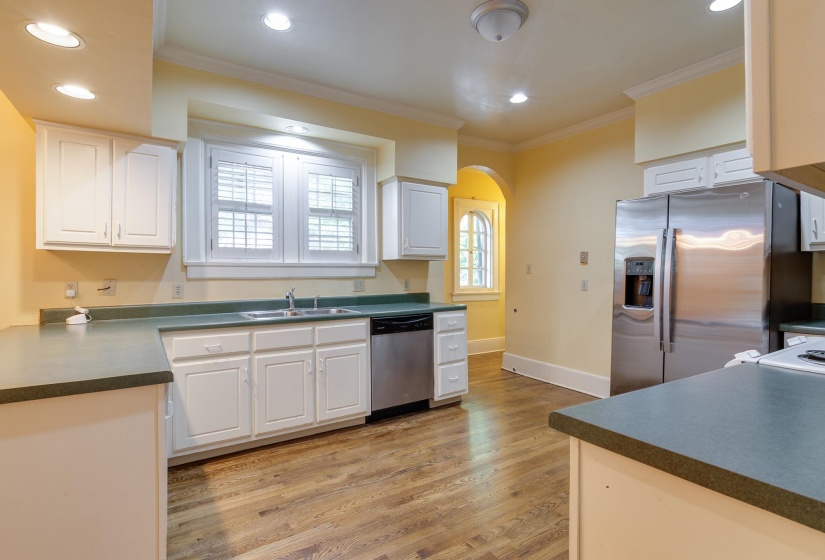 1464 PEABODY AVE, Memphis, Tennessee 38104, 3 Bedrooms Bedrooms, ,2 BathroomsBathrooms,Duplexes,For Sale,PEABODY,10203609
