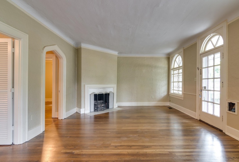 1464 PEABODY AVE, Memphis, Tennessee 38104, 3 Bedrooms Bedrooms, ,2 BathroomsBathrooms,Duplexes,For Sale,PEABODY,10203609