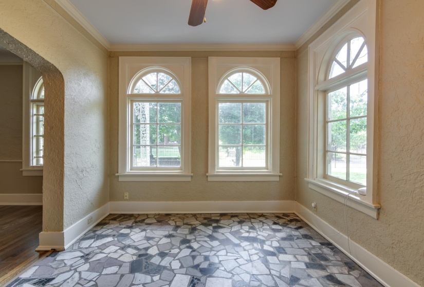 1464 PEABODY AVE, Memphis, Tennessee 38104, 3 Bedrooms Bedrooms, ,2 BathroomsBathrooms,Duplexes,For Sale,PEABODY,10203609