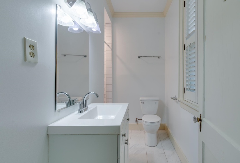 1464 PEABODY AVE, Memphis, Tennessee 38104, 3 Bedrooms Bedrooms, ,2 BathroomsBathrooms,Duplexes,For Sale,PEABODY,10203609