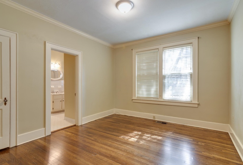 1464 PEABODY AVE, Memphis, Tennessee 38104, 3 Bedrooms Bedrooms, ,2 BathroomsBathrooms,Duplexes,For Sale,PEABODY,10203609