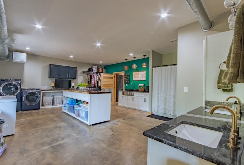 330 PEAR BLOSSOM LN, Adamsville, Tennessee 38310, 3 Bedrooms Bedrooms, 7 Rooms Rooms,2 BathroomsBathrooms,Residential,For Sale,PEAR BLOSSOM,10194798