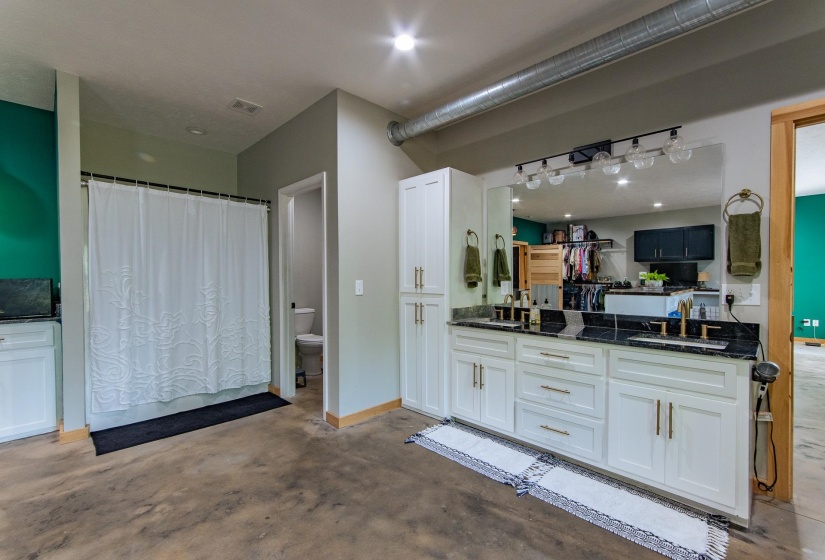 330 PEAR BLOSSOM LN, Adamsville, Tennessee 38310, 3 Bedrooms Bedrooms, 7 Rooms Rooms,2 BathroomsBathrooms,Residential,For Sale,PEAR BLOSSOM,10194798