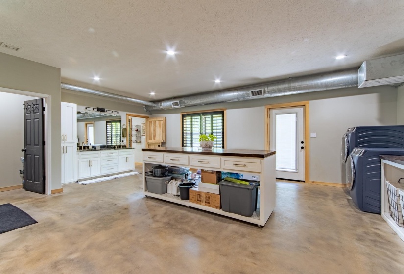 330 PEAR BLOSSOM LN, Adamsville, Tennessee 38310, 3 Bedrooms Bedrooms, 7 Rooms Rooms,2 BathroomsBathrooms,Residential,For Sale,PEAR BLOSSOM,10194798