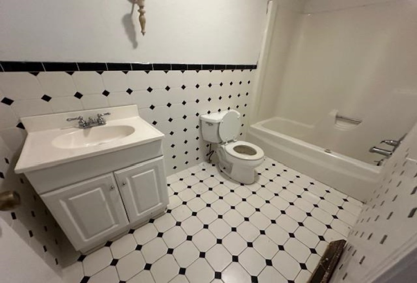 70 RIVERSIDE DR, Savannah, Tennessee 38372, 2 Bedroom Bedrooms, 10 Room Rooms,2 BathroomBathrooms,Residential,For Sale,RIVERSIDE,0,10203894